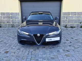 Alfa Romeo Giulia 2.2 D Super — fotografia 1