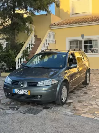 Renault Mégane 1.4 — fotografia 1
