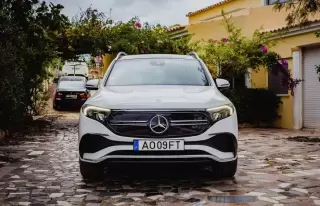 Mercedes-Benz EQB 350 4Matic AMG Line — fotografia 1