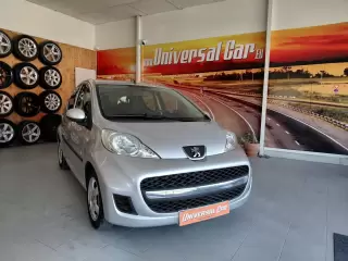 Peugeot 107 1.0 Trendy — fotografia 1