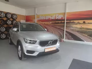 Volvo XC 40 1.5 T3 Momentum Tech Edition — fotografia 1