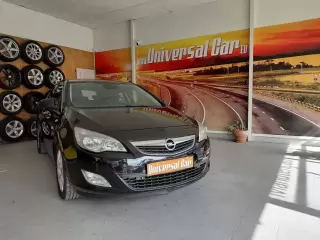 Opel Astra 1.7 CDTi Edition — fotografia 1