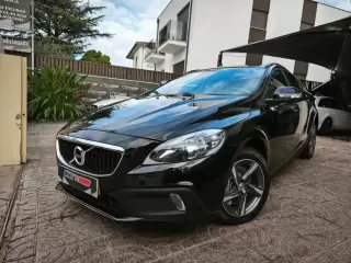 Volvo V40 Cross Country 2.0 D2 Kinetic Geartronic — fotografia 1