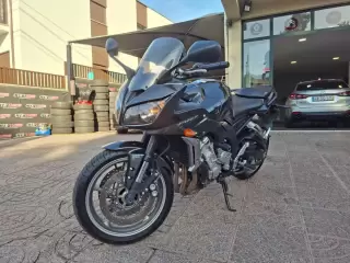 Yamaha Fazer — fotografia 1