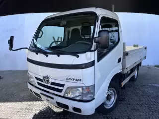 Toyota Dyna D-4D — fotografia 1