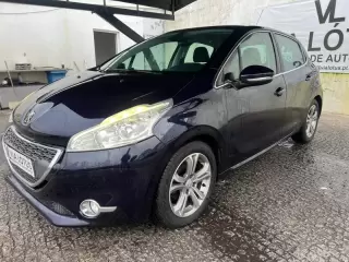 Peugeot 208 1.6 e-HDi Allure — fotografia 1