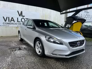 Volvo V40 1.6 D2 Eco Momentum — fotografia 1
