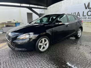 Volvo V40 2.0 D — fotografia 1