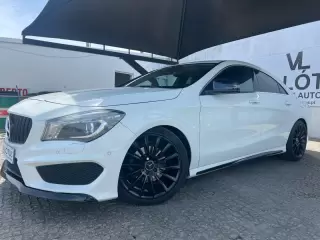 Mercedes-Benz CLA 180 AMG Line — fotografia 1
