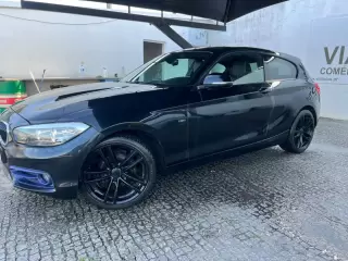 BMW 116 d Line Sport — fotografia 1