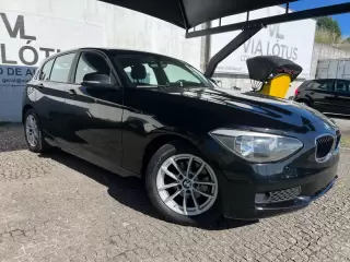 BMW 116 d EDynamics Line Urban — fotografia 1