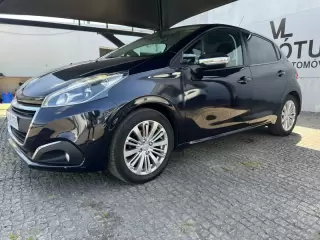 Peugeot 208 1.2 PureTech Active — fotografia 1