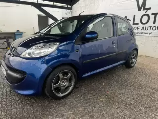Peugeot 107 1.0 Active — fotografia 1