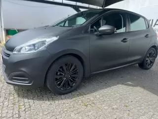 Peugeot 208 1.2 PureTech Active — fotografia 1