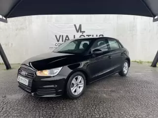 Audi A1 Sportback 1.0 TFSI — fotografia 1
