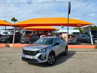 Peugeot 2008 1.2 PureTech Active Pack — fotografia 1