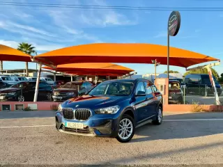 BMW X1 16 d sDrive Advantage — fotografia 1