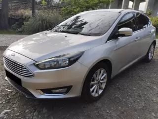 Ford Focus 1.0 EcoBoost Titanium — fotografia 1