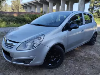 Opel Corsa 1.3 CDTI Enjoy EcoFLEX — fotografia 1