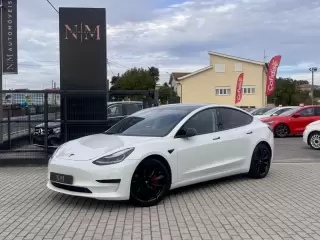 Tesla Model 3 Standard Plus — fotografia 1