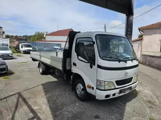 Toyota Toyota Dyna 150 3.0 D-4D — fotografia 1