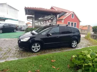 Ford S-Max 1.8 TDCi Titanium 7L — fotografia 1