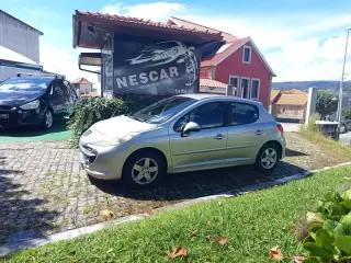Peugeot 207 1.4 HDi Premium — fotografia 1