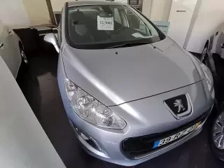Peugeot 308 1.6 HDi Executive — fotografia 1