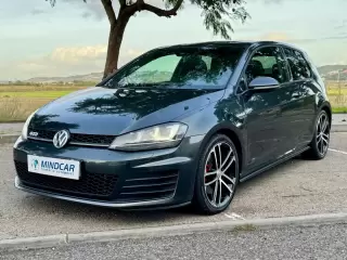 VW Golf 2.0 TDi GTD DSG — fotografia 1