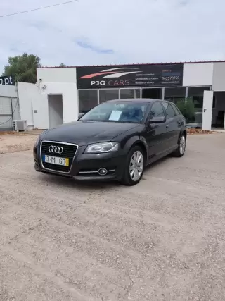 Audi A3 Sportback 1.6 TDI Attraction — fotografia 1