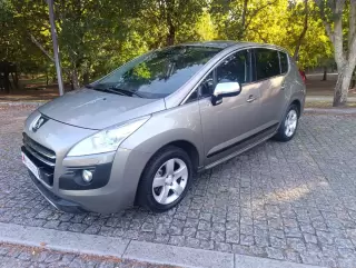 Peugeot 3008 2.0 HDi Hybrid4 — fotografia 1
