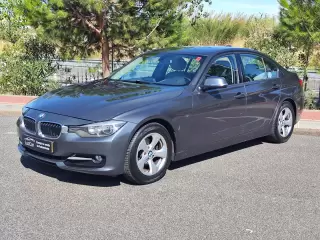 BMW 320 d Touring EfficientDynamics Navigation — fotografia 1