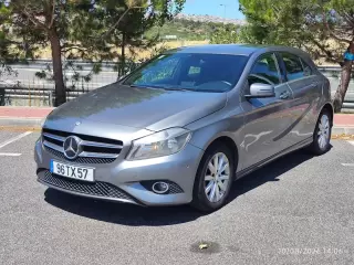 Mercedes-Benz A 180 d Urban — fotografia 1