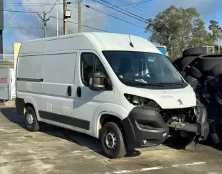 Peugeot Boxer 2.2 BlueHDi L2h2 Premium — fotografia 1