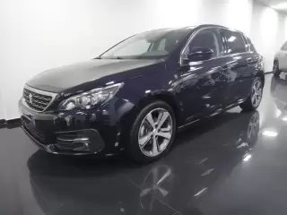 Peugeot 308 Puretech 130 Gpf Eat8 Stop Start Tech Edition — fotografia 1