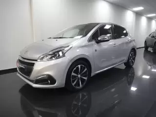 Peugeot 208 Puretech 110 Stop Start Tech Edition — fotografia 1