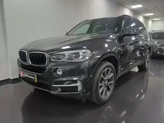 BMW X5 25 d sDrive Comfort 7L — fotografia 1