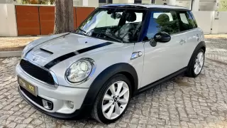 MINI 3 Portas Cooper S — fotografia 1