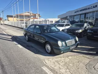 Mercedes-Benz E 220 D Elegance — fotografia 1