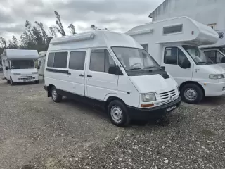 Renault Trafic 2.5 THBG — fotografia 1