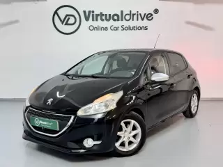 Peugeot 208 1.4 HDi Active — fotografia 1