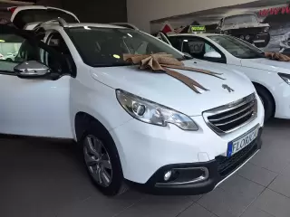 Peugeot 2008 1.2 VTi Allure — fotografia 1
