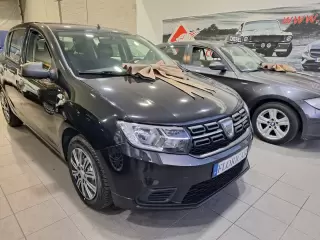Dacia Sandero SCe 75 Essentiel — fotografia 1