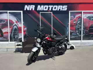 Yamaha XSR 700 — fotografia 1