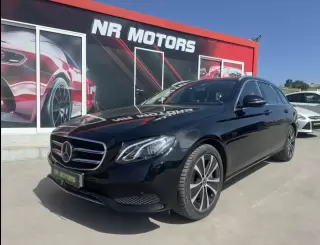 Mercedes-Benz E 300 de 9G-TRONIC Avantgarde — fotografia 1