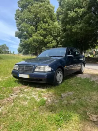 Mercedes-Benz C 220 D Elegance — fotografia 1