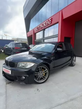 BMW 118 d Pack M — fotografia 1