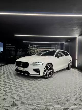 Volvo V60 2.0 T6 AWD TE R-Design Expression — fotografia 1