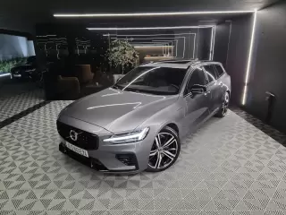 Volvo V60 2.0 T6 AWD TE R-Design — fotografia 1