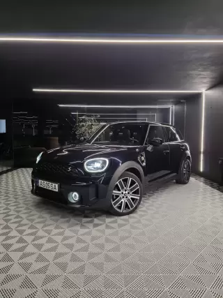 MINI Countryman Cooper SE ALL4 Yours Auto — fotografia 1